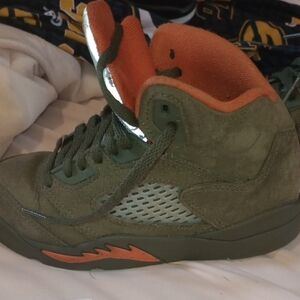 Jordan Kids Sneakers in Olive and Orange